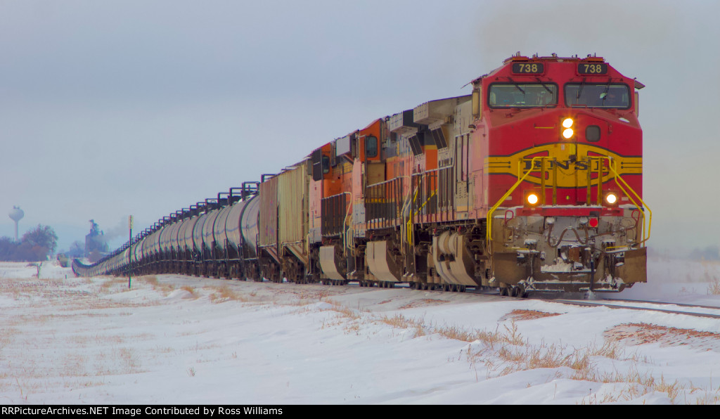 BNSF 738